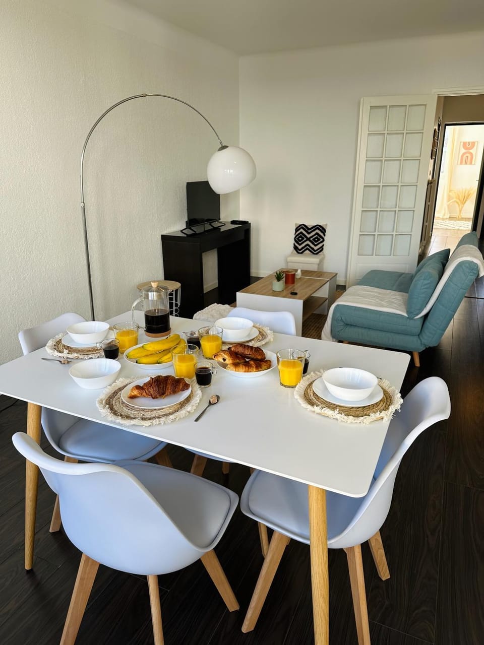 Living room, Dining area