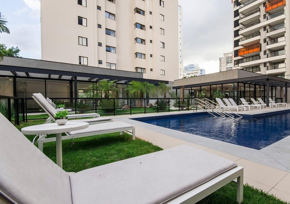 Swimming pool, sunbed