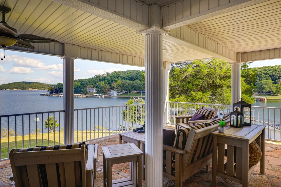 Private Dock & Ozarks Shoreline: 5BR Lake House House in Ozark Mountains