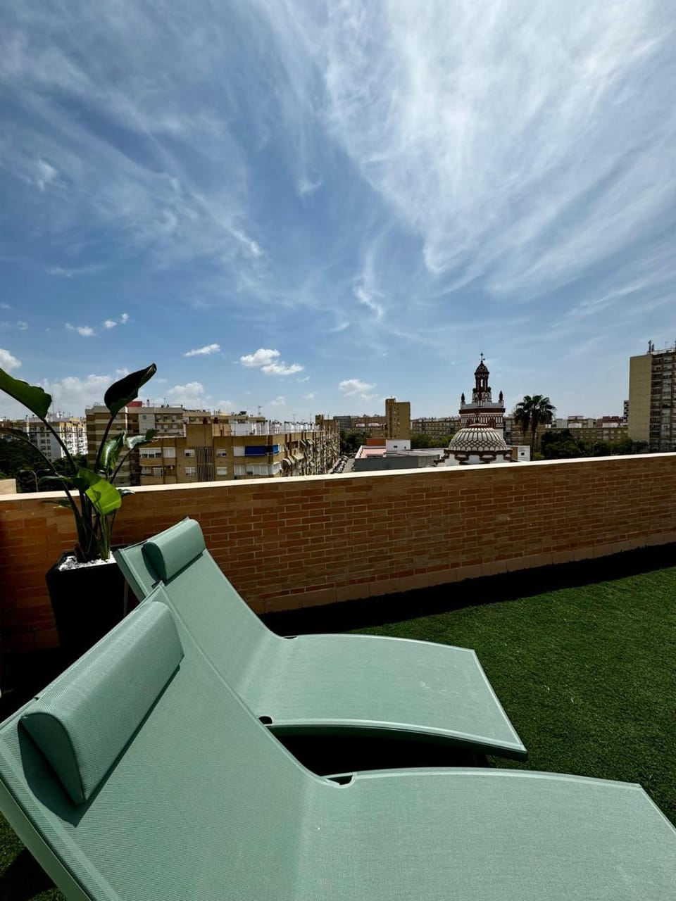 Day, Balcony/Terrace, City view, sunbed