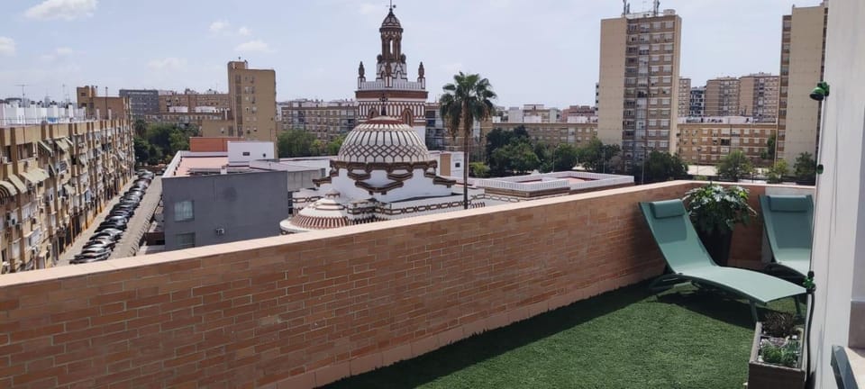 Day, Balcony/Terrace, City view, sunbed