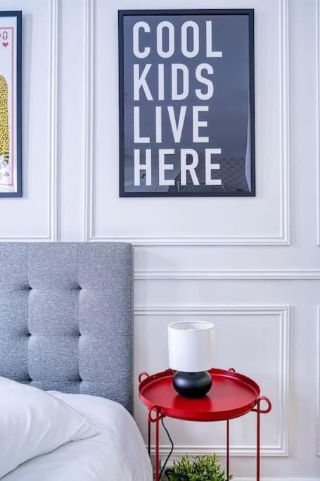 Apartment 3 People Voltaire-Saint Ambroise Apartment in Paris