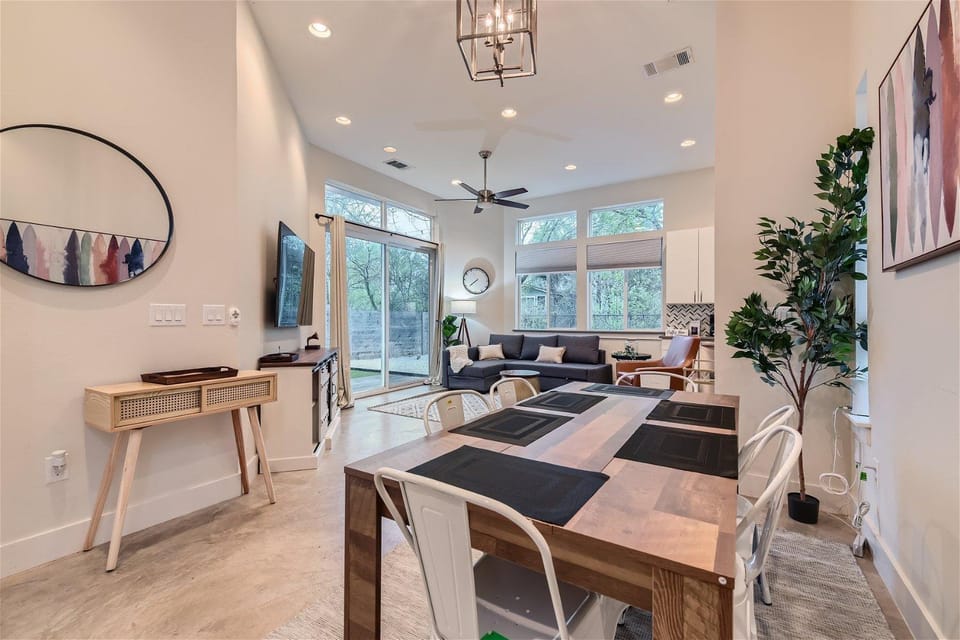 Living room, Seating area, Dining area