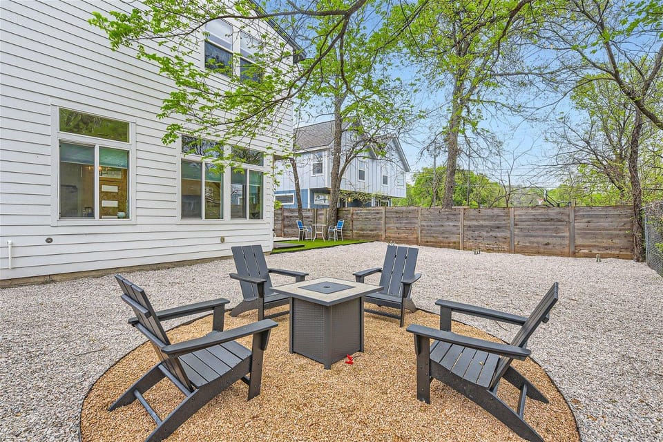 Property building, Patio, Day, Garden, Garden view