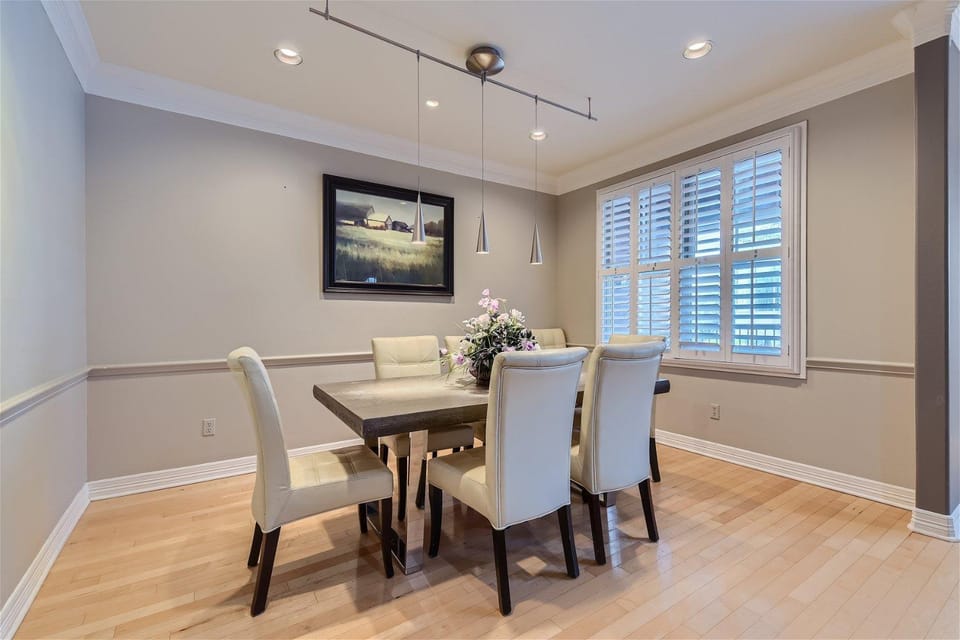 Seating area, Dining area