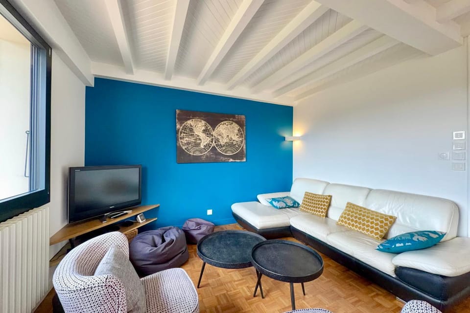 Beautiful villa on the slopes of Lake Aiguebelette! Villa in Auvergne-Rhône-Alpes