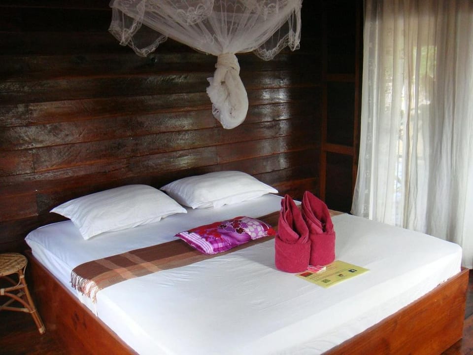 Crazy Gecko Dondet Bed and Breakfast in Cambodia