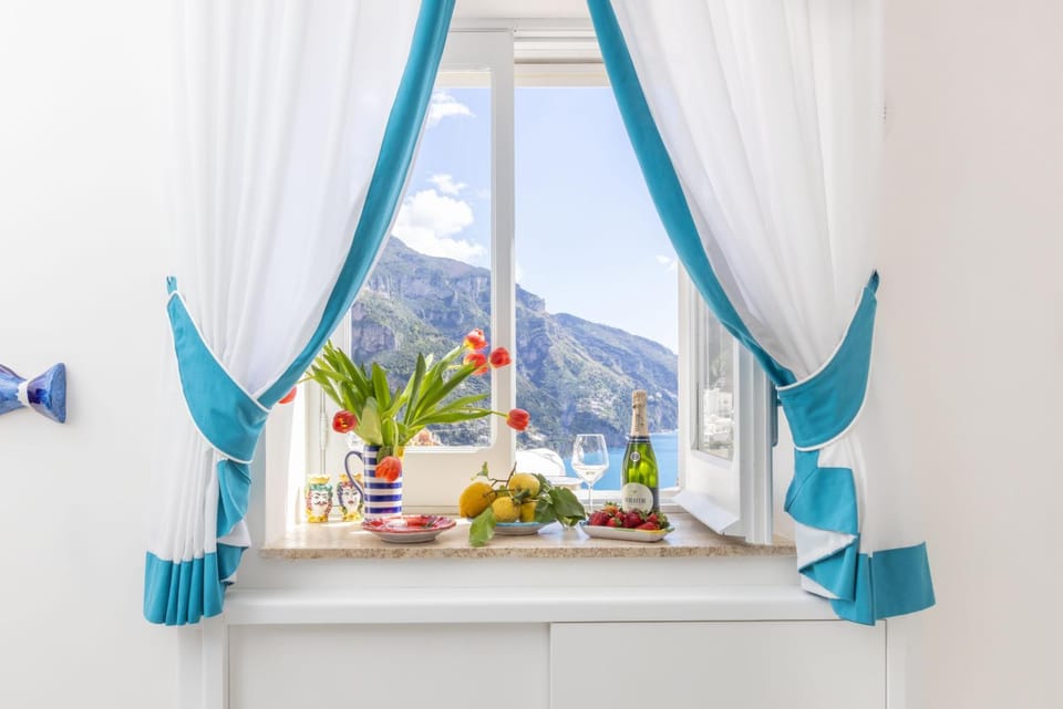 Living room, Sea view