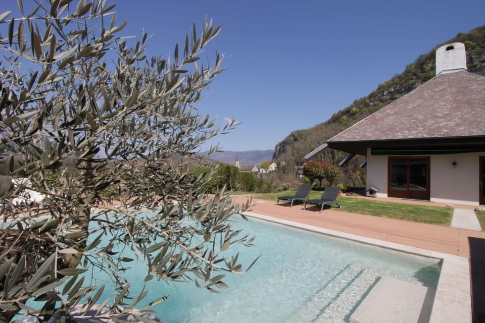 Rare villa in the heart of Little Savoyard Venice Villa in Auvergne-Rhône-Alpes