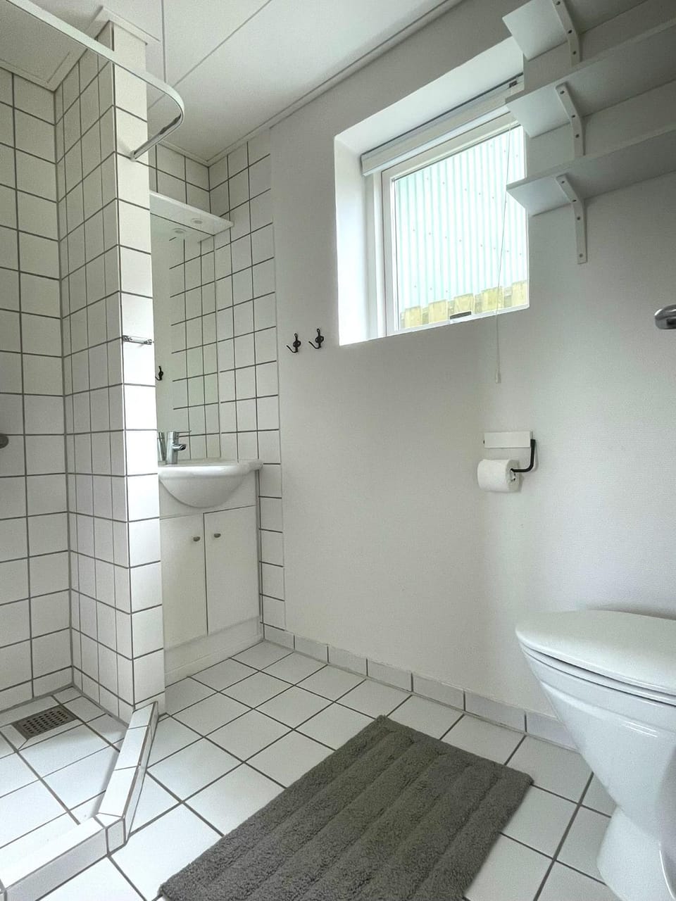 Shower, Toilet, Bathroom