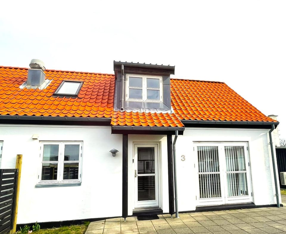 Property building, Garden, Balcony/Terrace