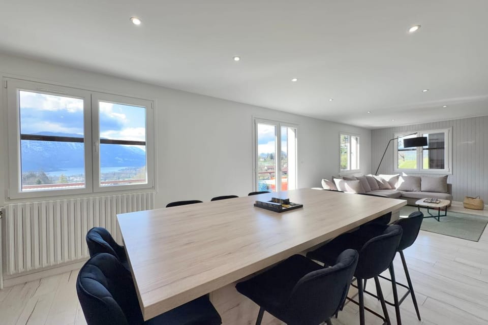 Comfortable Chalet - View of Lake Aiguebelette Chalet in Auvergne-Rhône-Alpes