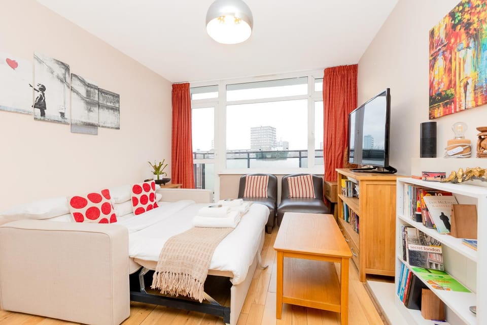 Bed, Living room