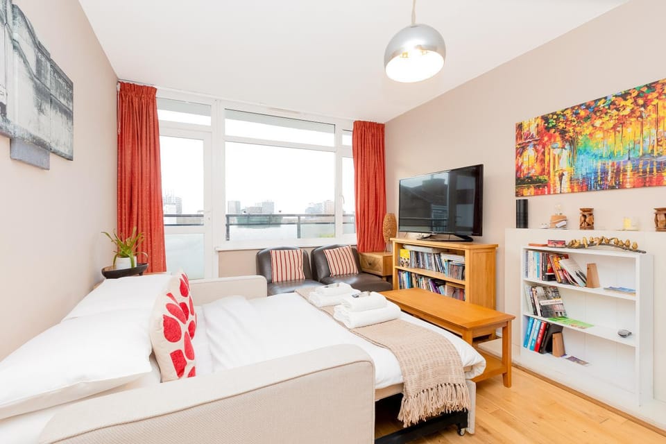 Bed, Living room