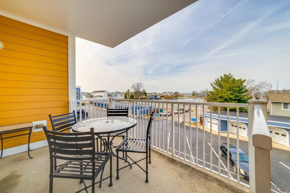 Charming New Buffalo Condo: Walk to Lake Michigan! House in New Buffalo