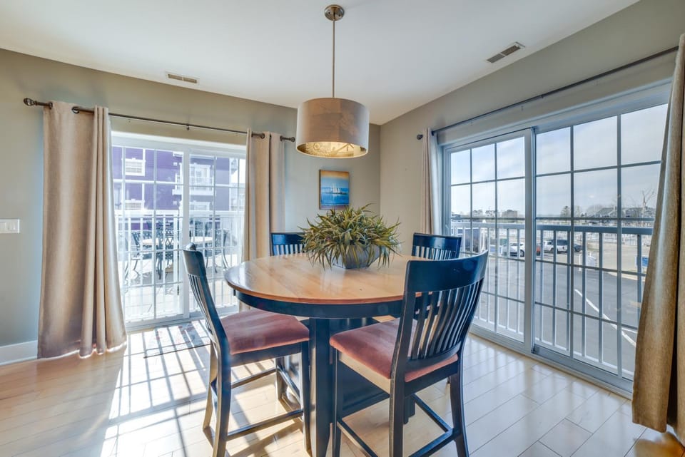 Idyllic New Buffalo Condo: Walk to Beach & Shops! House in New Buffalo