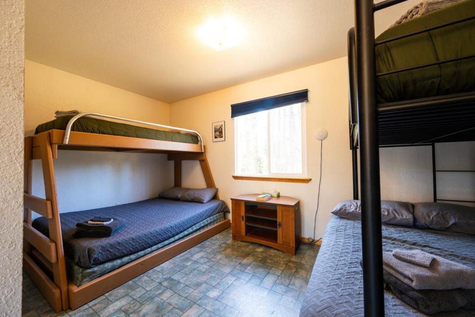 bunk bed