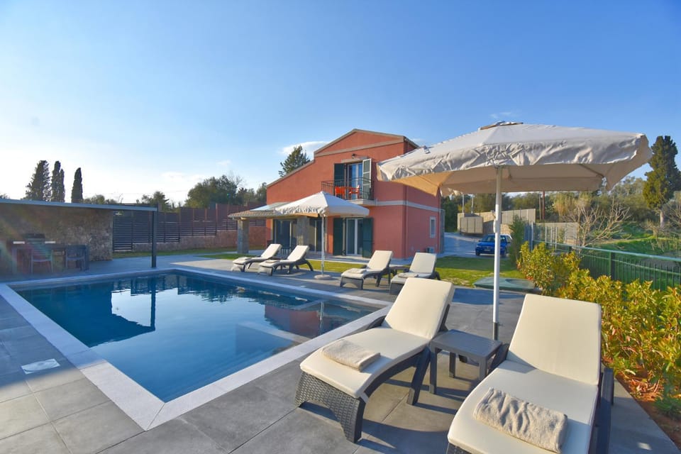 Property building, Day, Natural landscape, Mountain view, Pool view, Swimming pool, sunbed