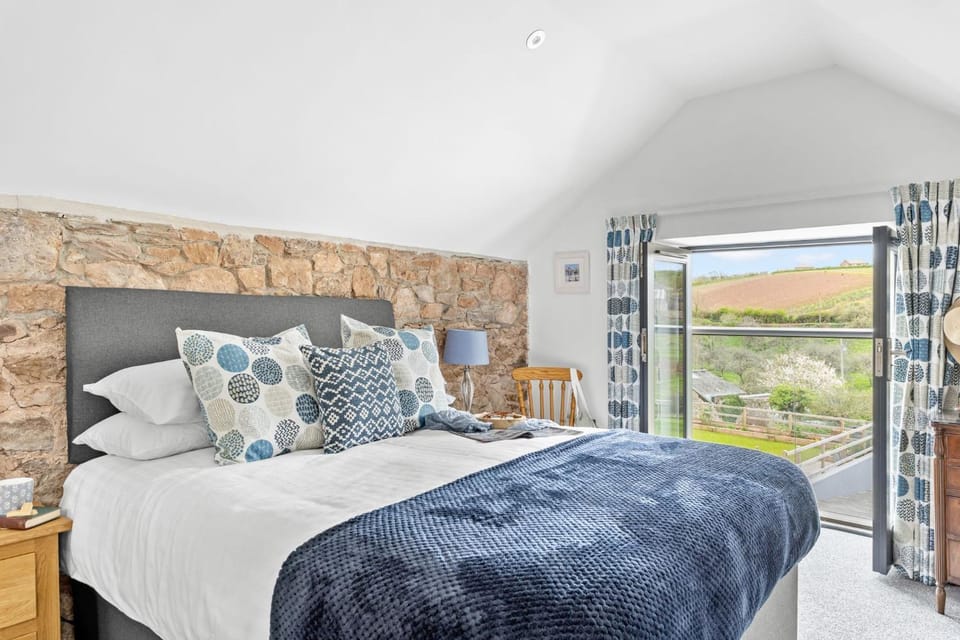 Bed, Natural landscape, Bedroom, Garden view