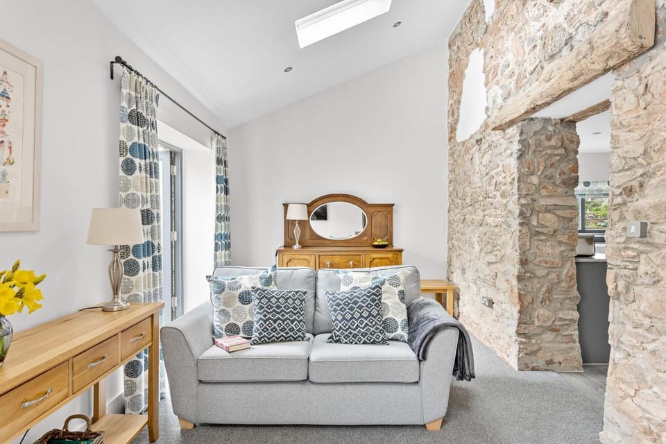 Living room, Seating area, kitchen