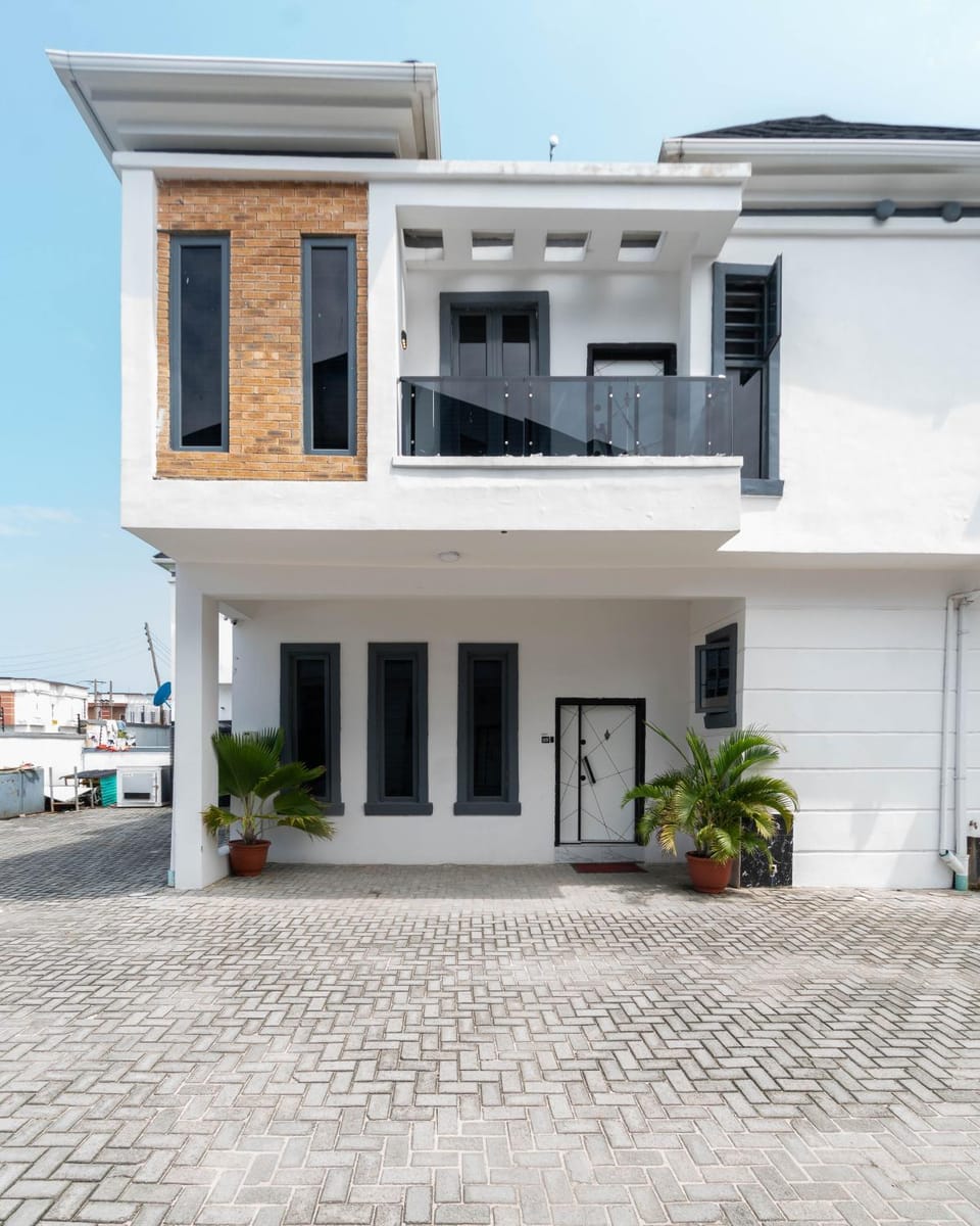 Property building, Day, View (from property/room), Balcony/Terrace