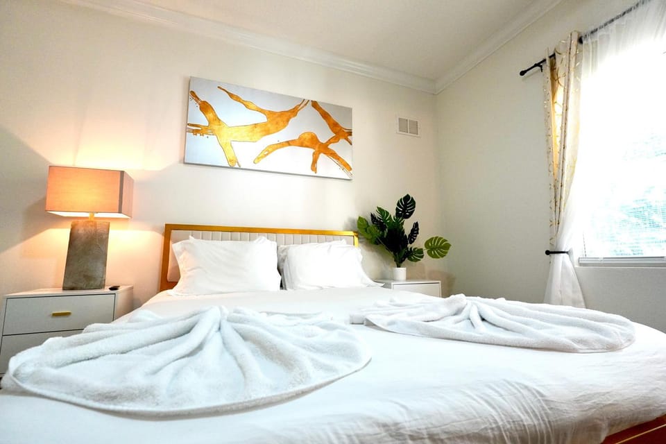 Bed, Bedroom