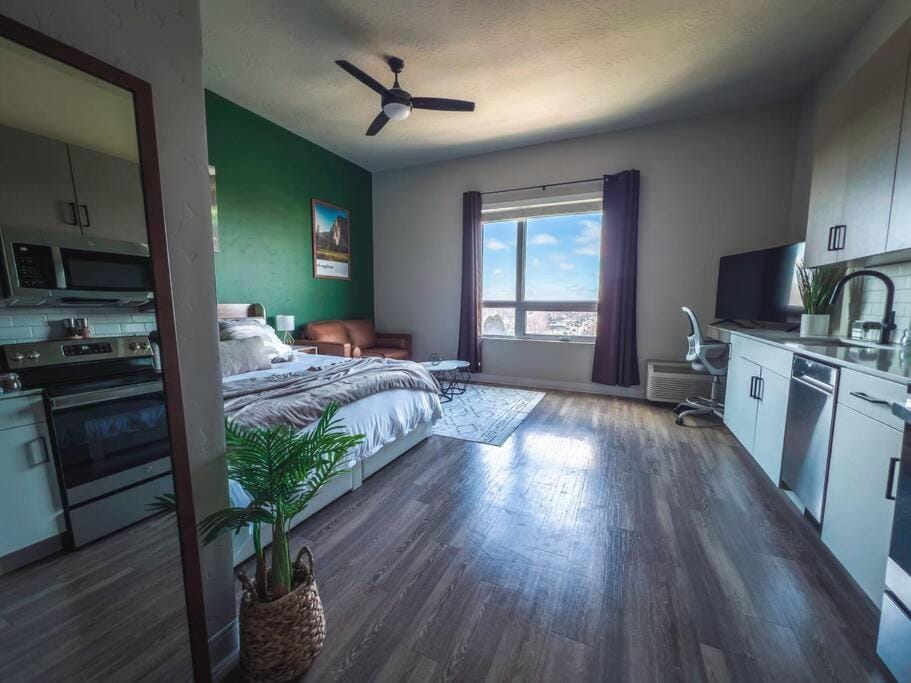 Penthouse Views & Iconic El Capitan Ambiance Apartment in Boise