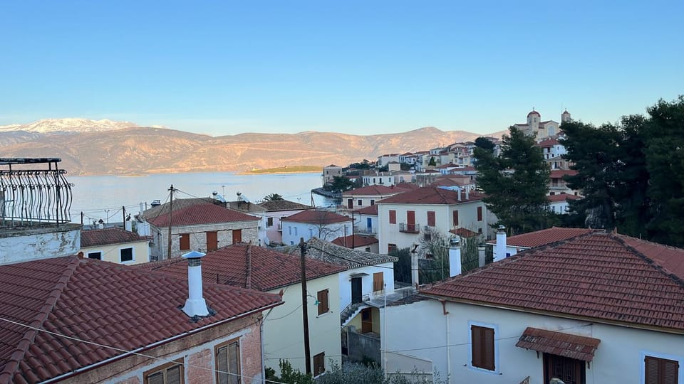 Mountain view, Sea view