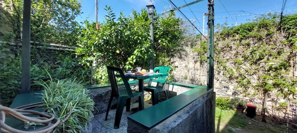 Day, Dining area, Garden view