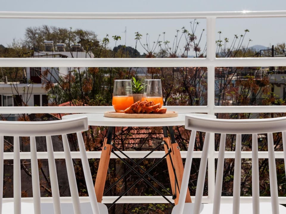 Food and drinks, Dining area, Food, Breakfast