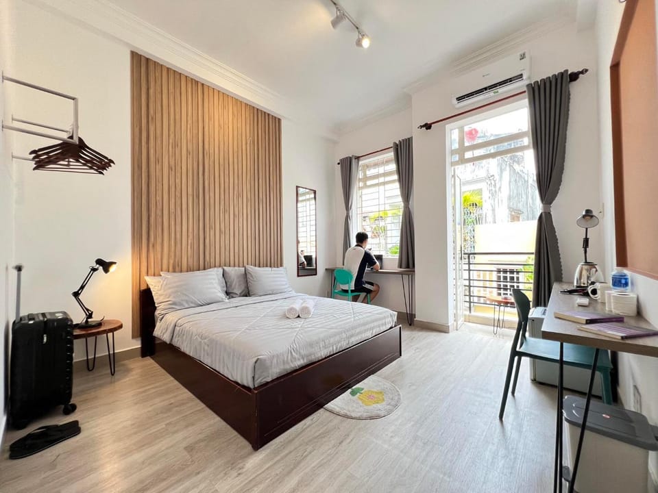 Bed, Living room, Photo of the whole room, Seating area, Dining area, Bedroom, air conditioner