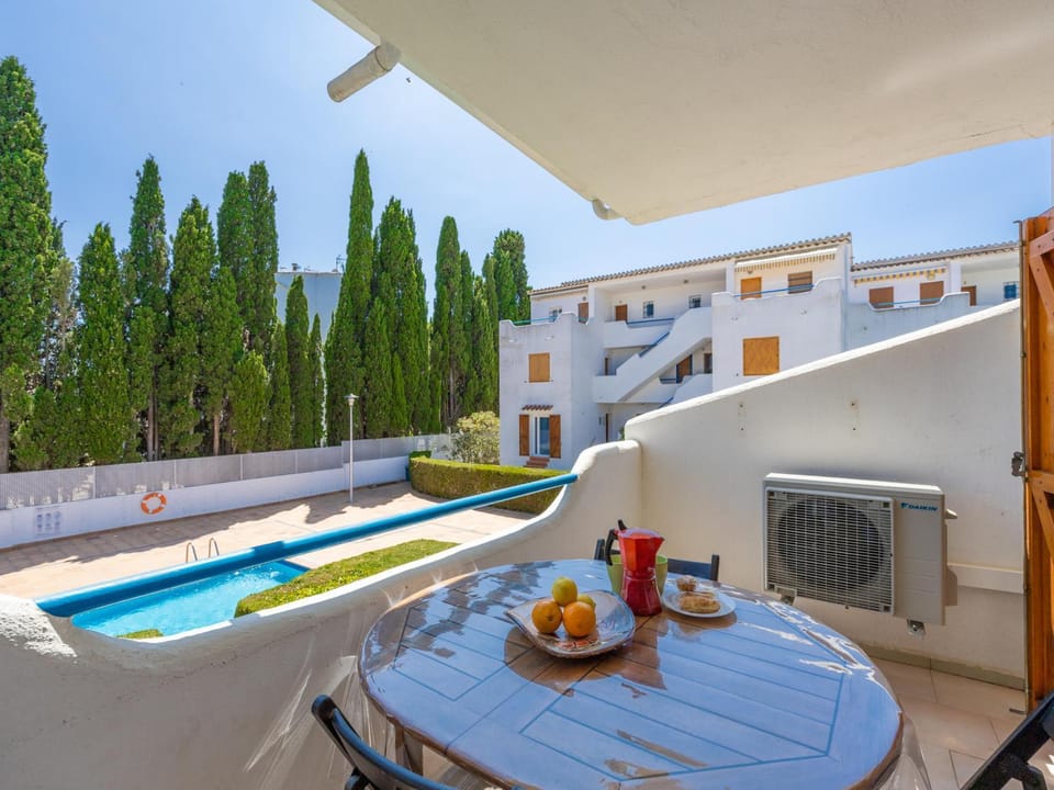 Apartamento Familiar con Climatización y Aparcamiento Cerca de la Playa - ES-325-20 Apartment in L'Escala