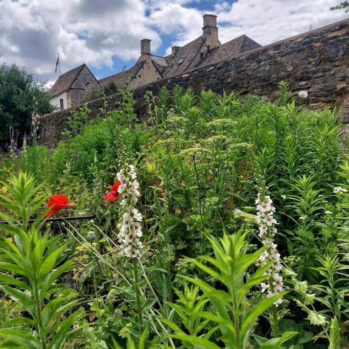 Entire Cottage in Centre of Burford, Cotswolds House in West Oxfordshire District