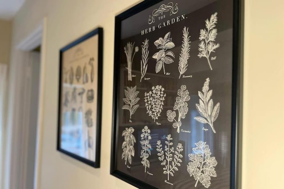 Entire Cottage in Centre of Burford, Cotswolds House in West Oxfordshire District