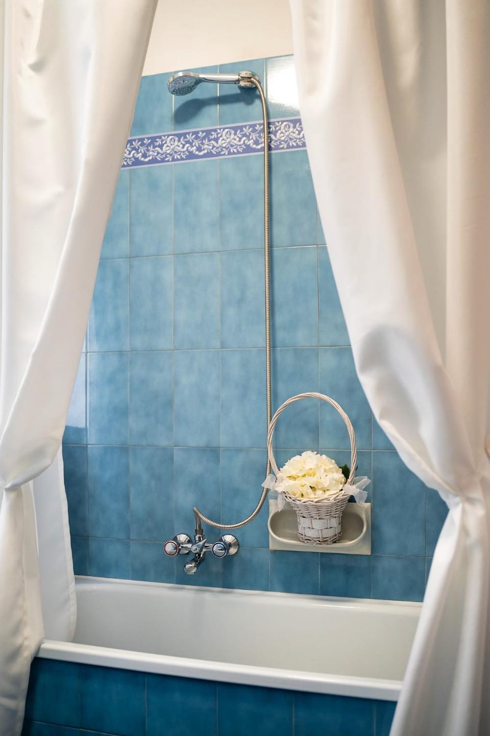 Bathroom, Bath, towels