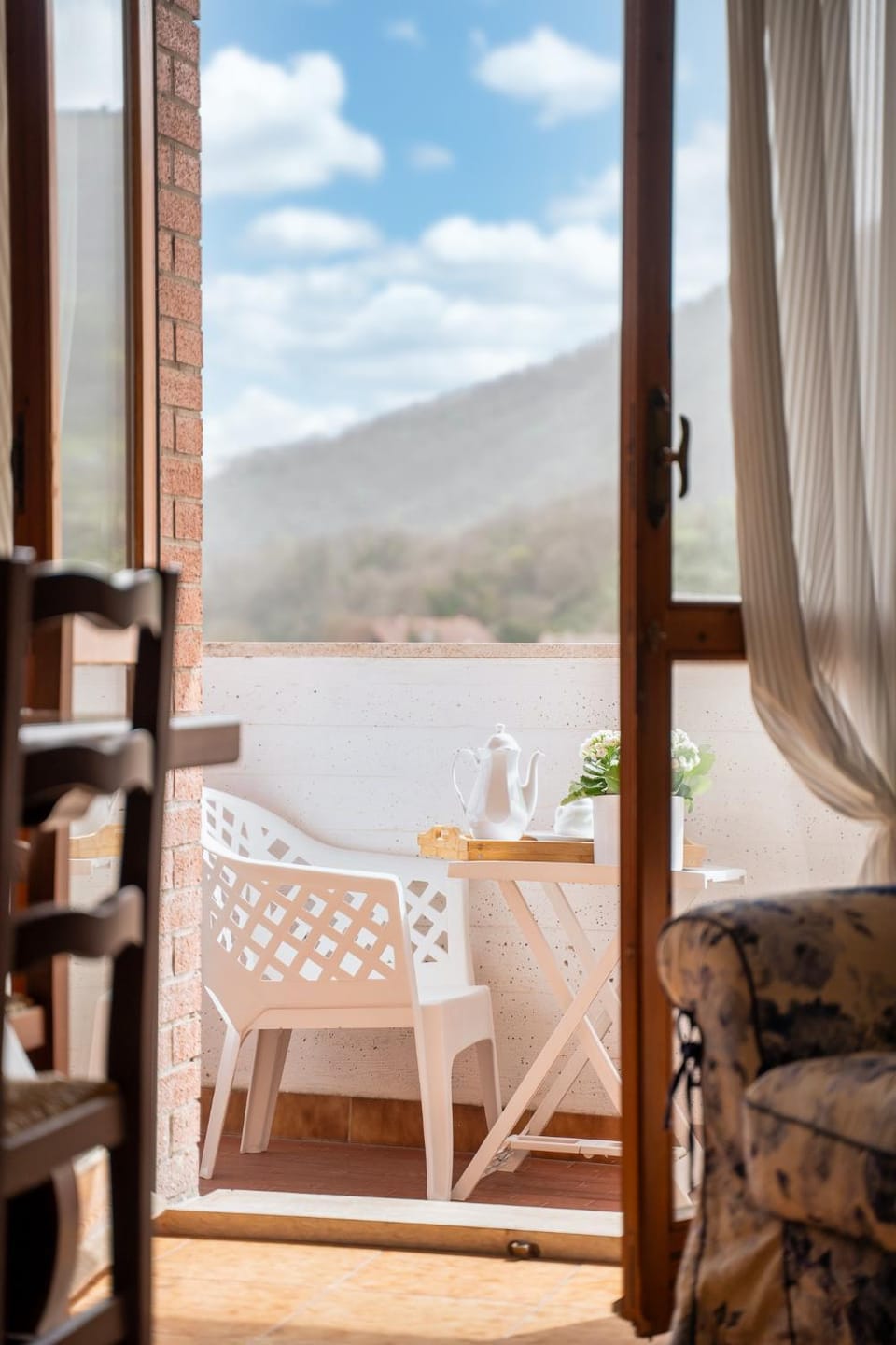 Day, Natural landscape, View (from property/room), Balcony/Terrace, Living room, Seating area, Dining area, Mountain view, River view