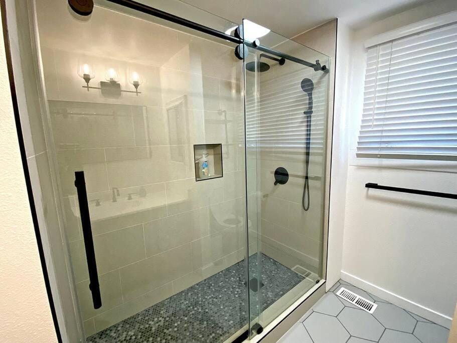 Gateway to SLO County with Pickleball & Game Room House in Nipomo
