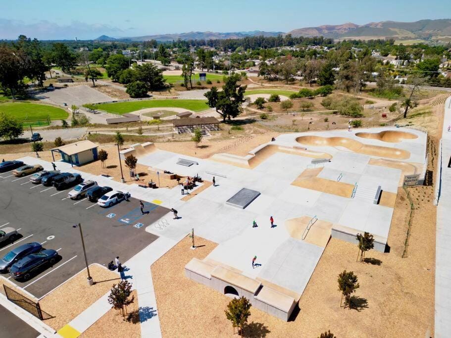 Gateway to SLO County with Pickleball & Game Room House in Nipomo