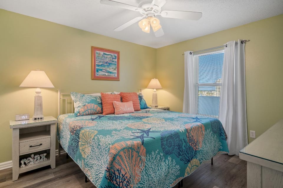 Pelican Beach Resort - Destin Condo Getaways by CLs Apartment hotel in Destin