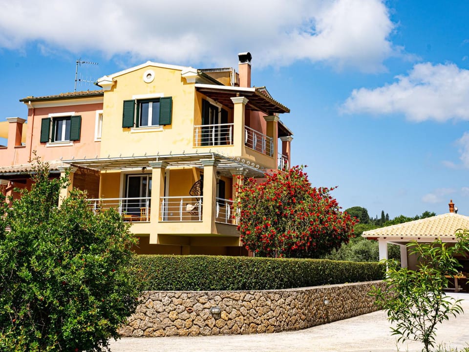 Property building, Spring, Day, Garden, Garden view