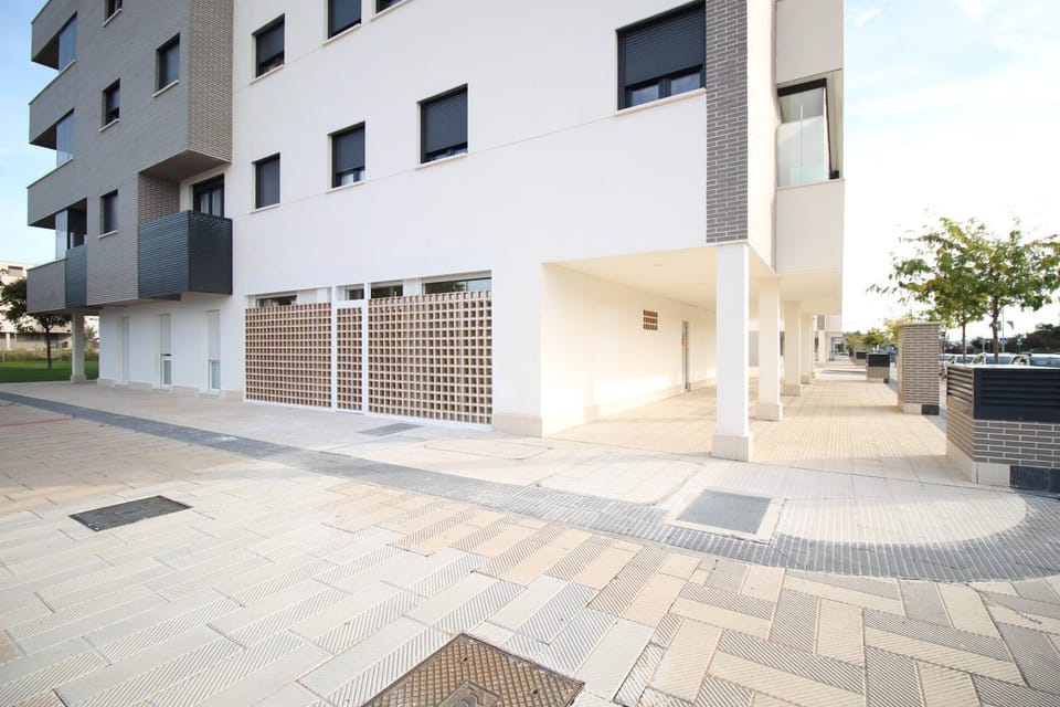 Property building, Day, Neighbourhood, Street view