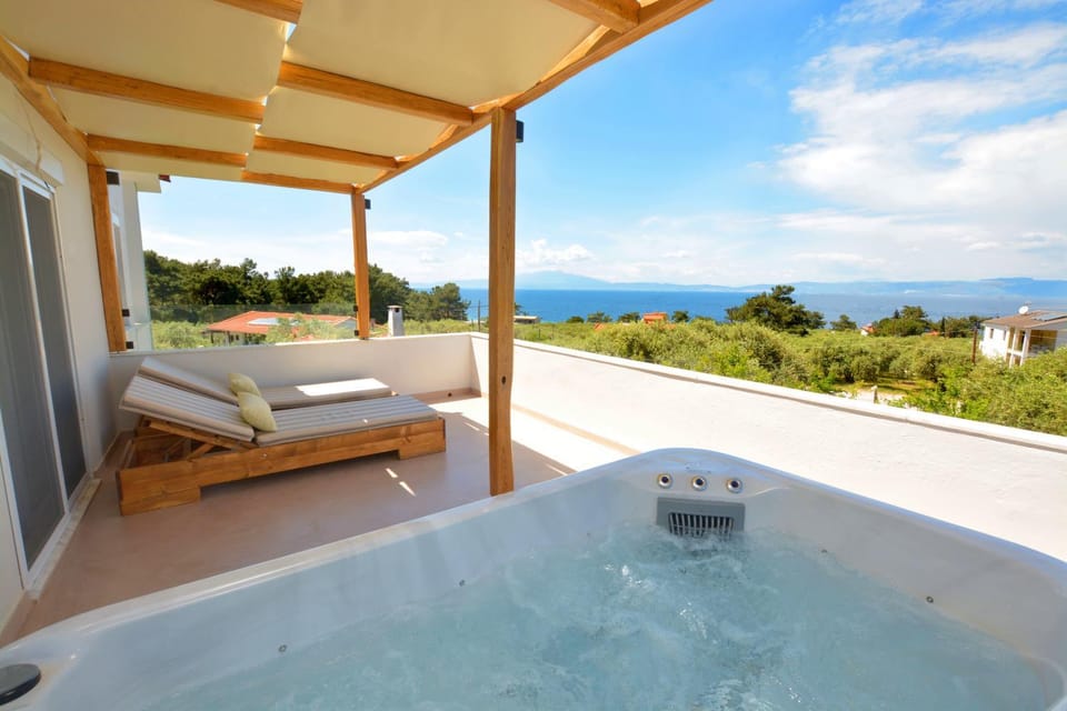Day, Hot Tub, View (from property/room), Balcony/Terrace, Sea view, sunbed
