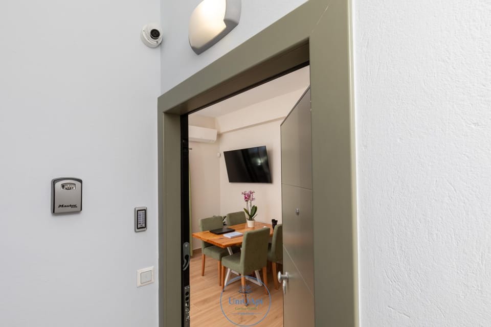 Facade/entrance, Living room, Dining area