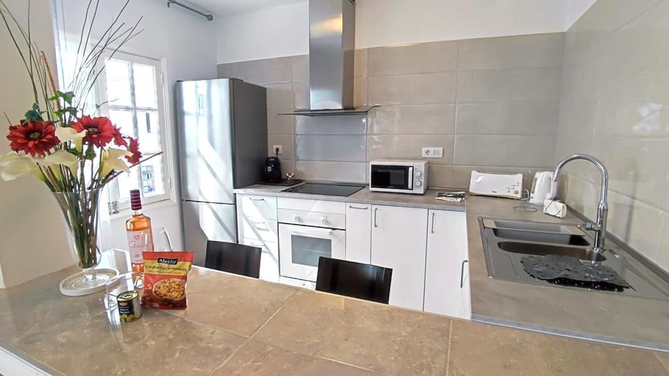 minibar, pet friendly, toaster, washing machine, kitchen