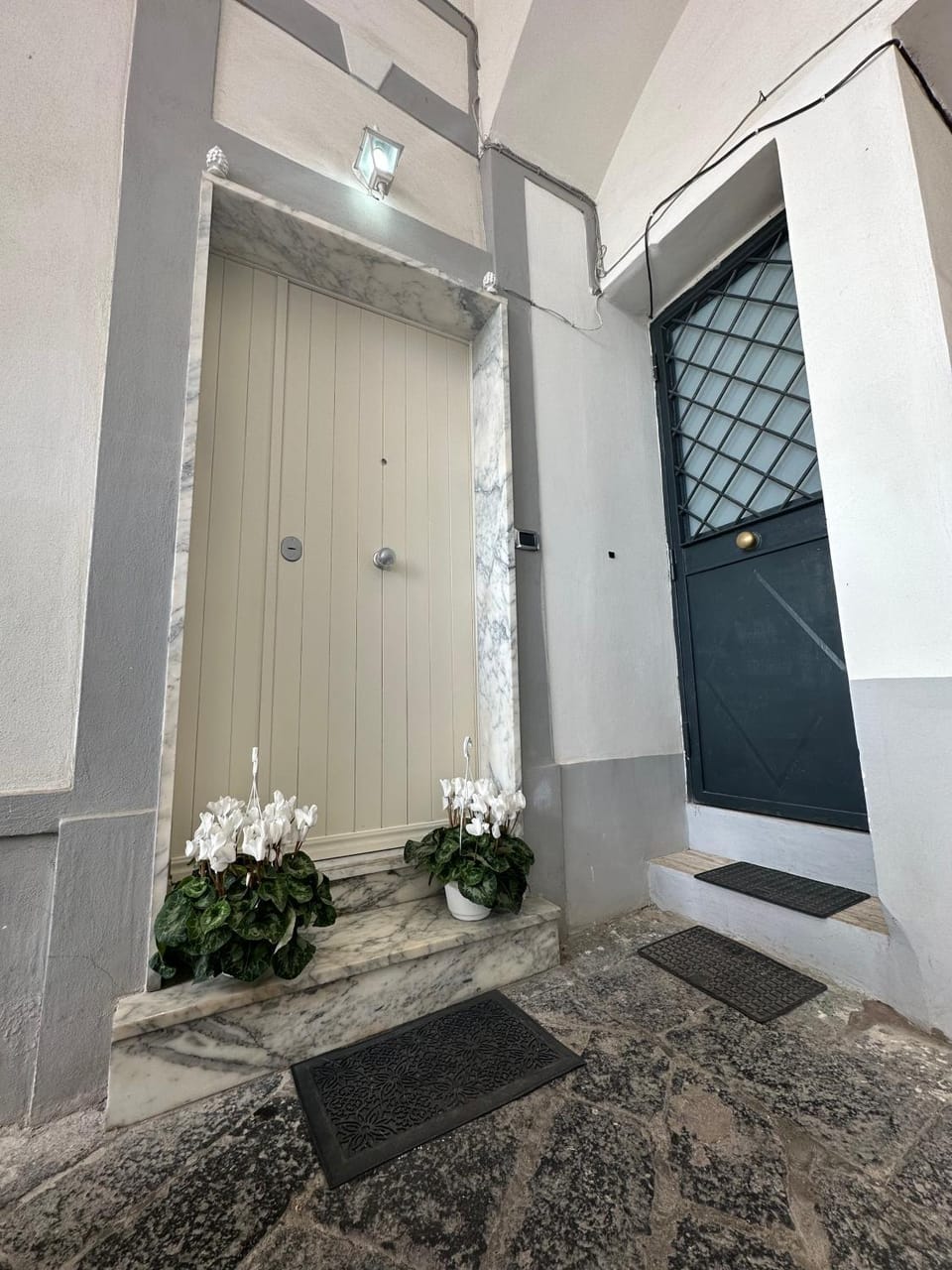 Facade/entrance