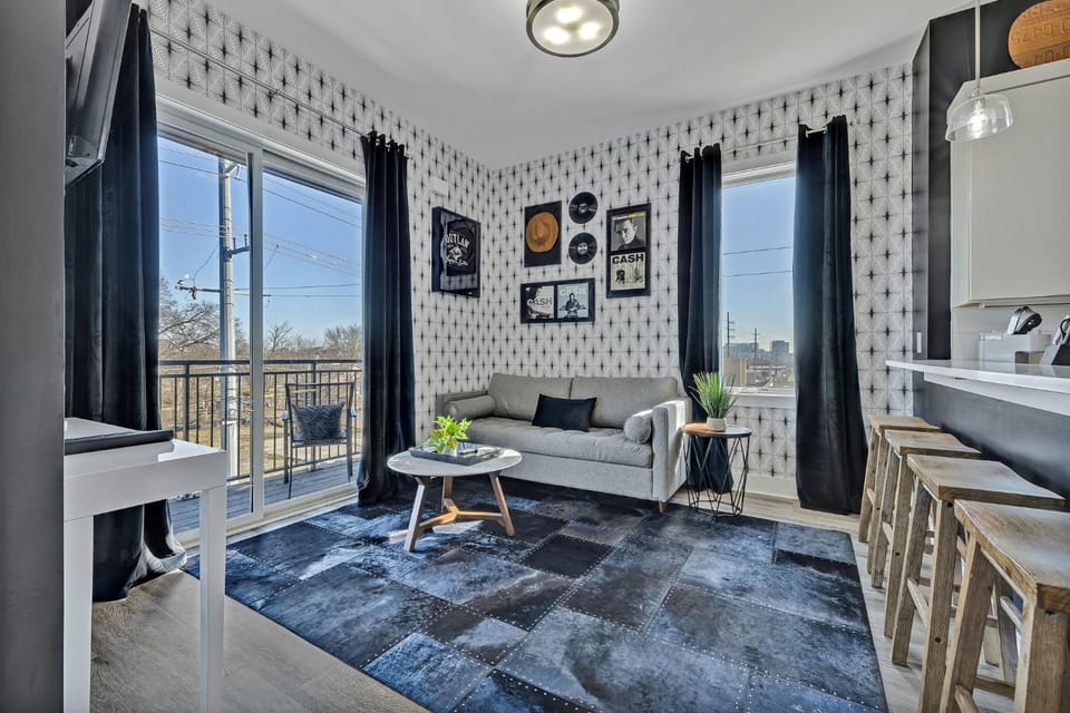 The Outlaw in Downtown Nashville by Nautical Properties House in Nashville