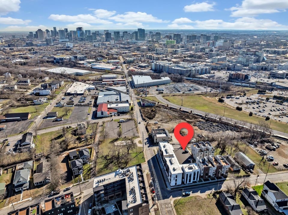 The Outlaw in Downtown Nashville by Nautical Properties House in Nashville