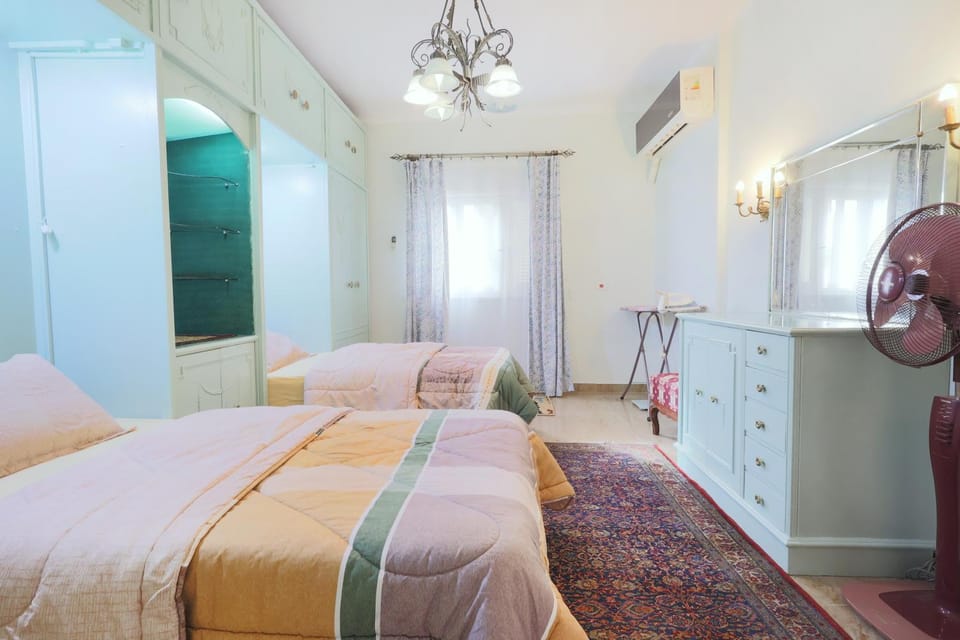 Bed, Photo of the whole room, Bedroom, wardrobe, air conditioner