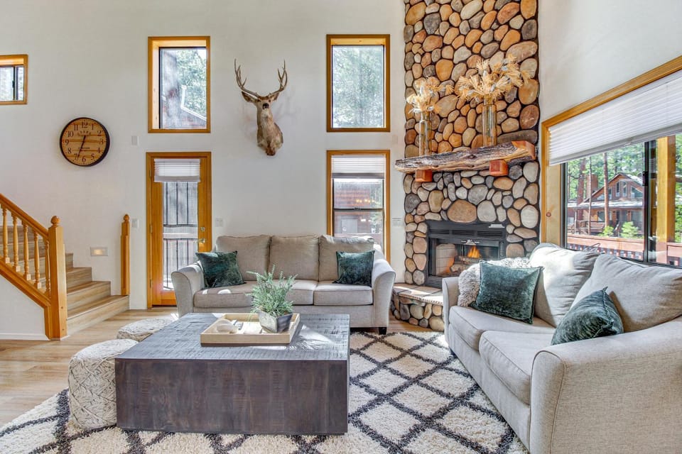 Pet-Friendly Cabin w/ Fire Pit in Pinetop! Cabin in Arizona