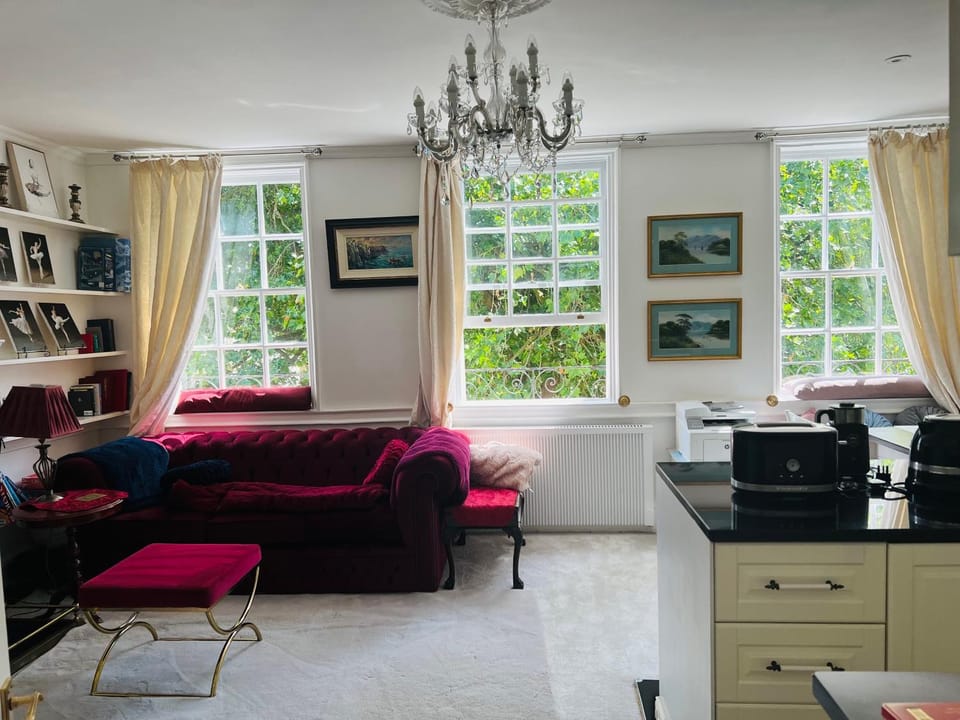 View (from property/room), Living room, Photo of the whole room, Seating area